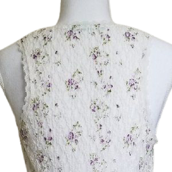 Maurices, Sleeveless lace top, ruched up on the sides with elastic - Size M - Picture 6 of 7